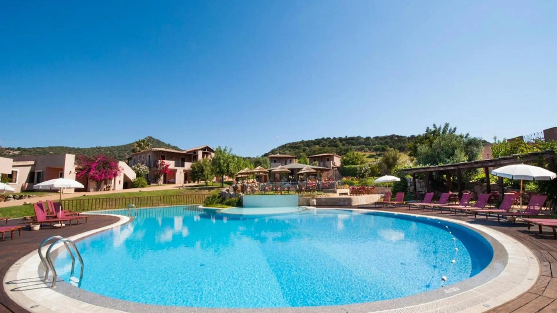Two-Room Apartment In A Complex With Communal Pool In Sardinia Villasimius Italia