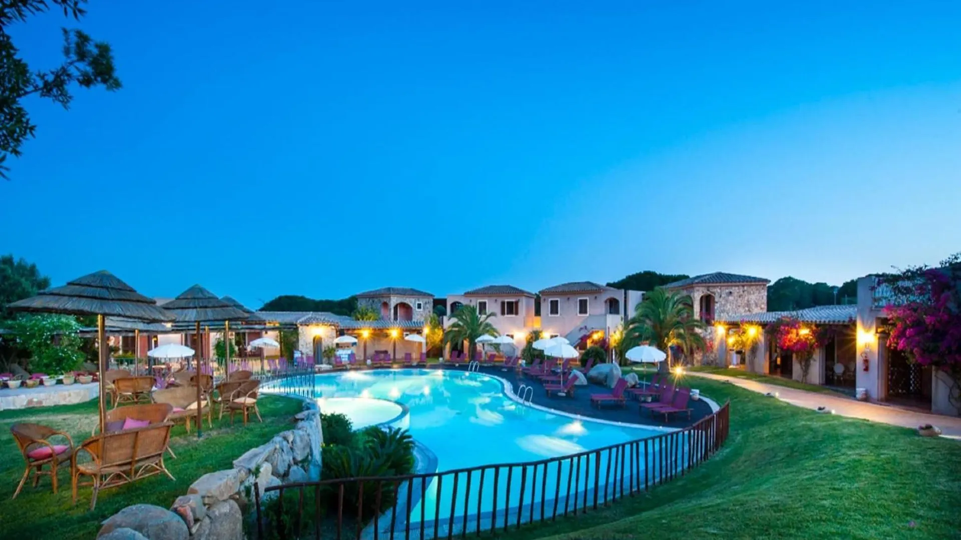 Two-Room Apartment In A Complex With Communal Pool In Sardinia Villasimius Italia